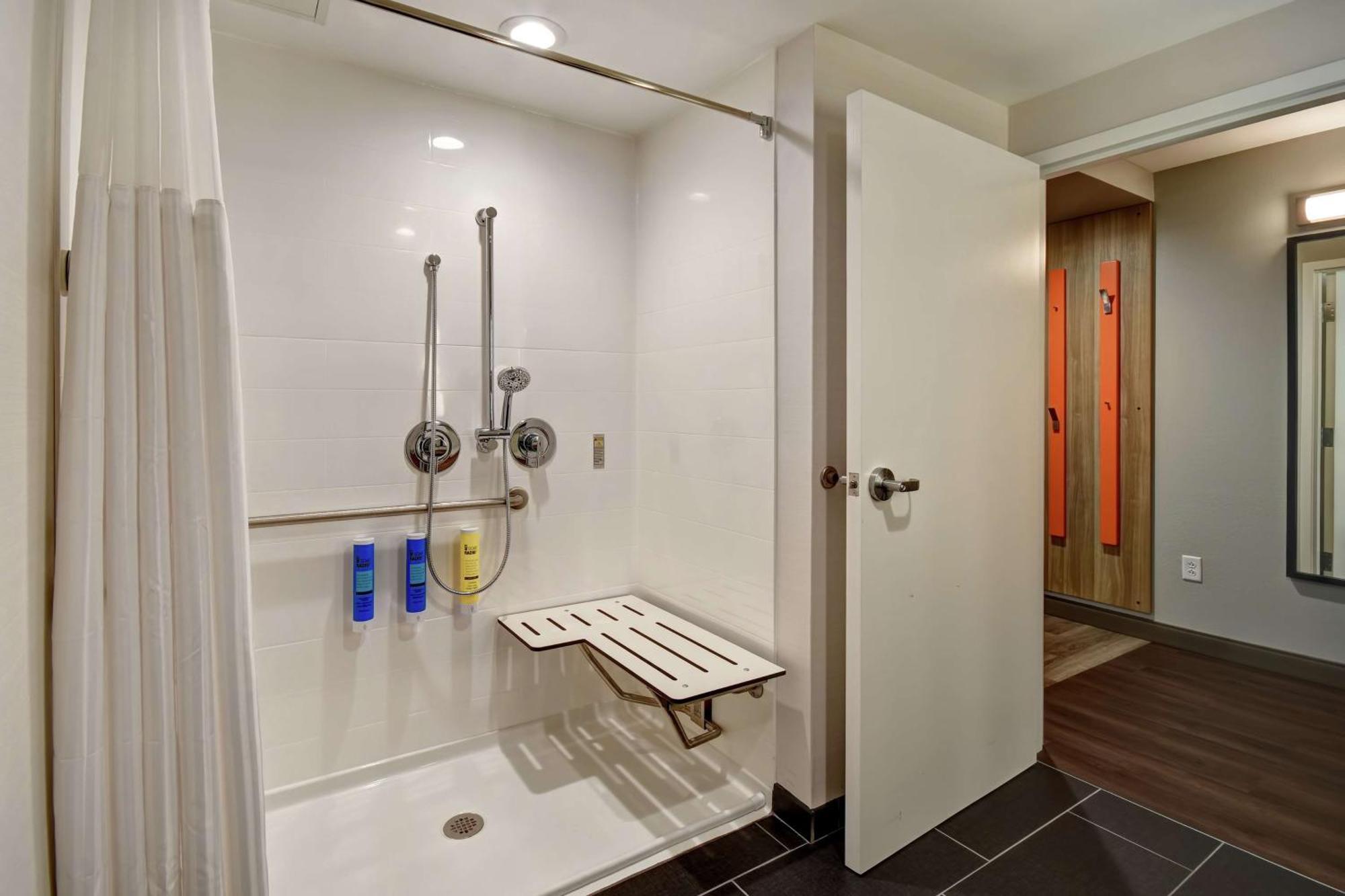 Tru By Hilton Syracuse-Camillus Hotel Екстериор снимка