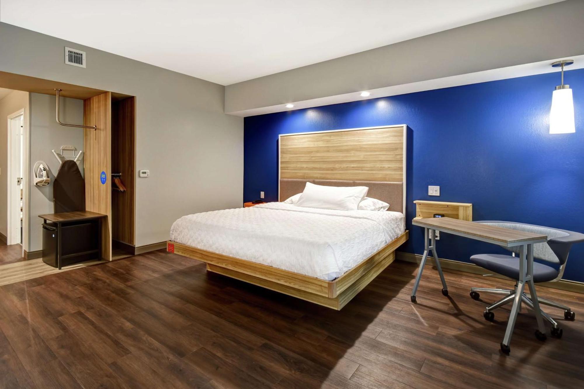 Tru By Hilton Syracuse-Camillus Hotel Екстериор снимка